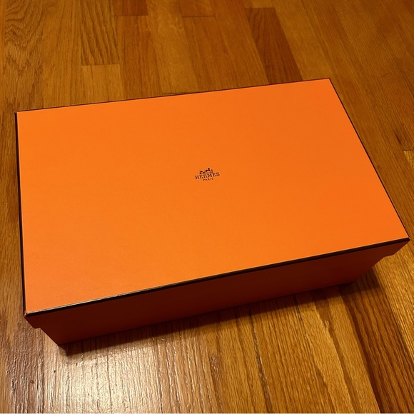 Hermes Gift Box - Picture 1 of 9